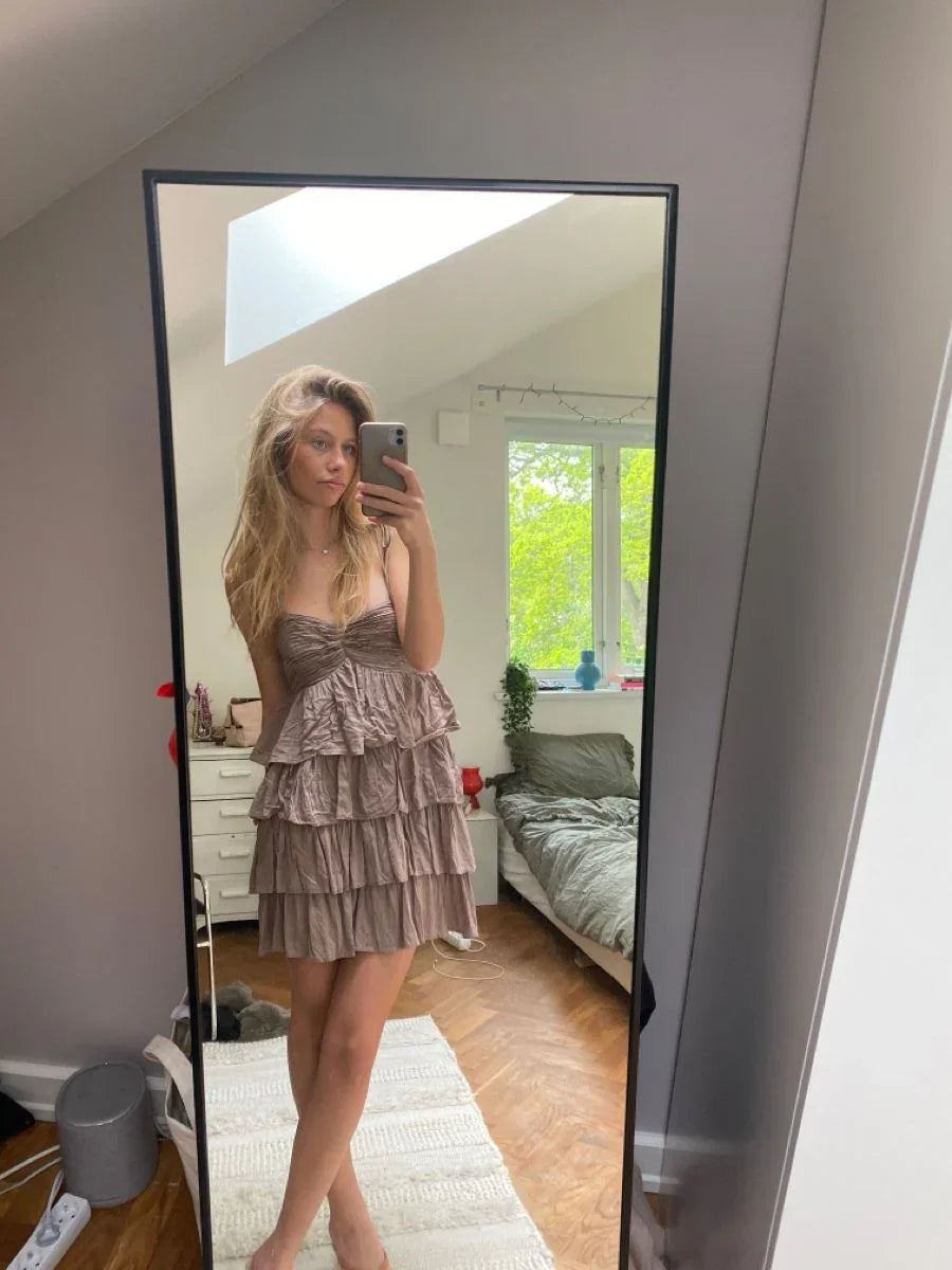 Vestido de Baile de Graduación con Tiras de Espagueti Adorables y Capas Y2792