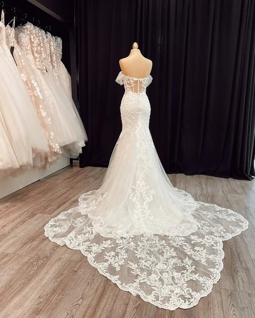 Lakshmigown Lace Mermaid Wedding Dress 2025 Sweetheart Off The Shoulder Appliques Bridal Gown Floor Length Customized