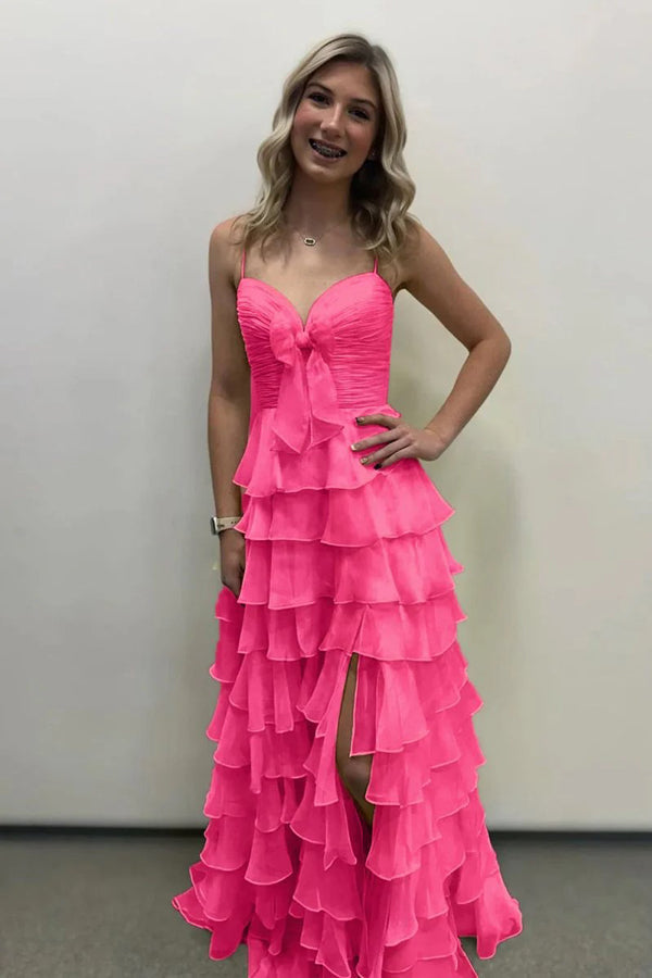 Vestido de festa amarelo com alças finas e folhos, corte A e flor PSK706