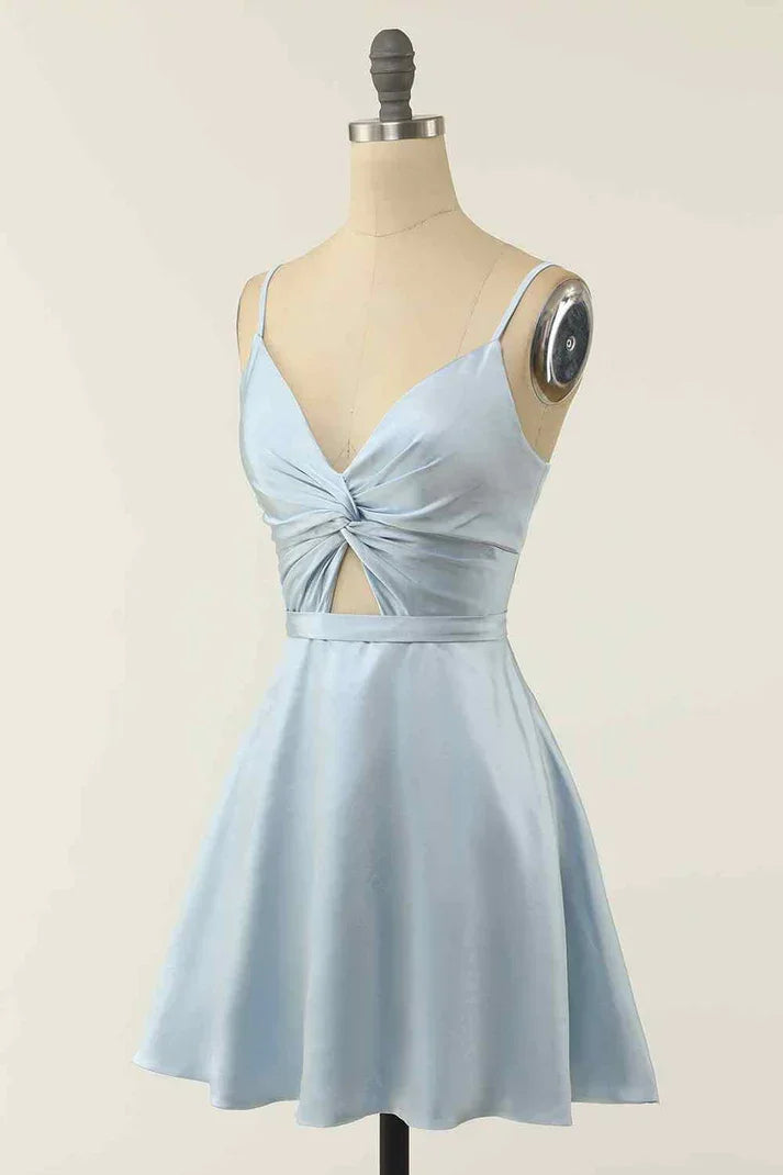 A-Linie V-Ausschnitt Twist-Knoten Cut-Out Plissiertes Mini Homecoming-Kleid Y1866