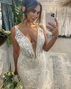 Vestido de Noiva Mermaid Longo e Bonito Decote em V Sem Mangas Com Costas de Renda