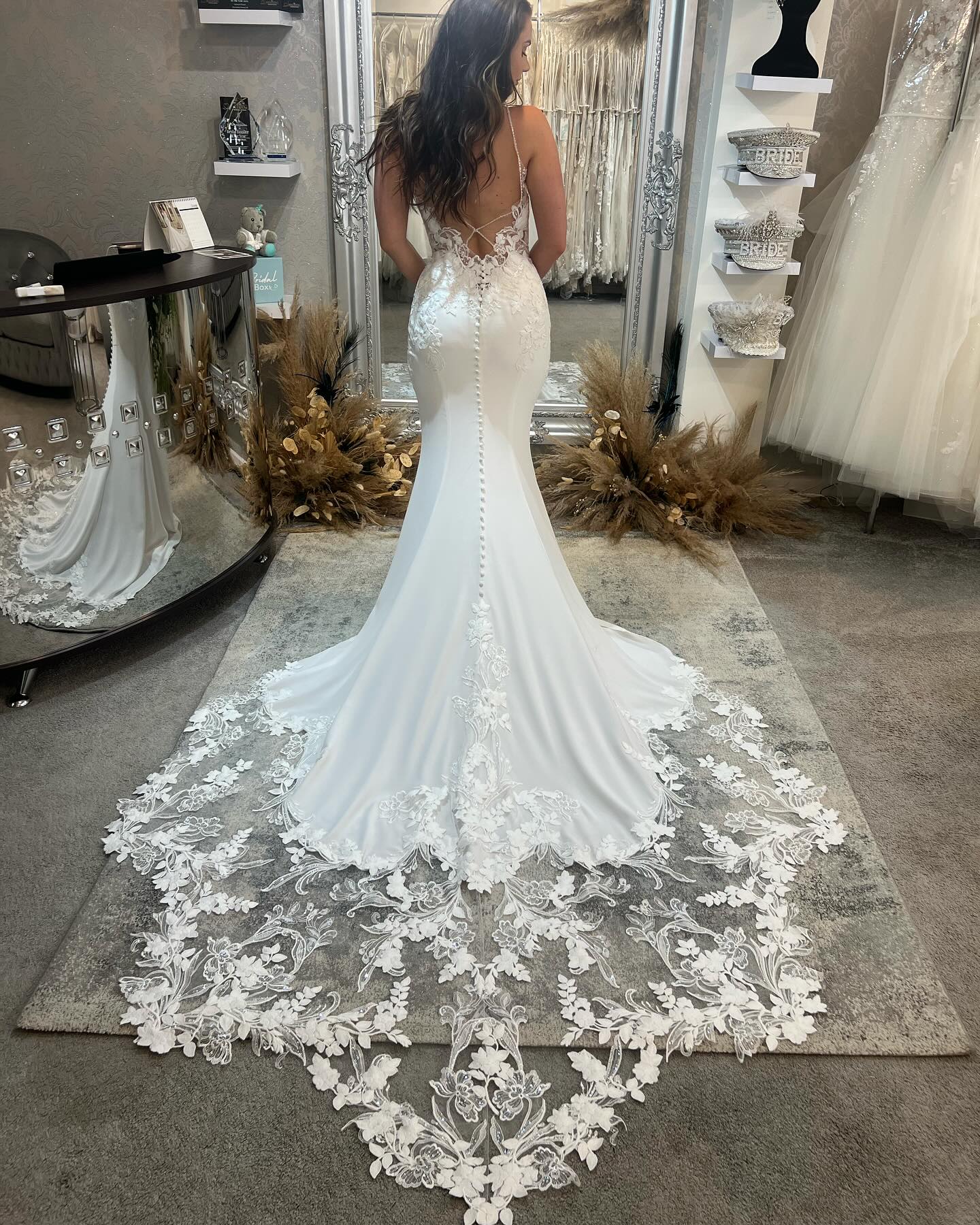 Wunderschönes Meerjungfrau-Spaghettiträger-Armelloses Perlenstickerei-Spitzen-Brautkleid