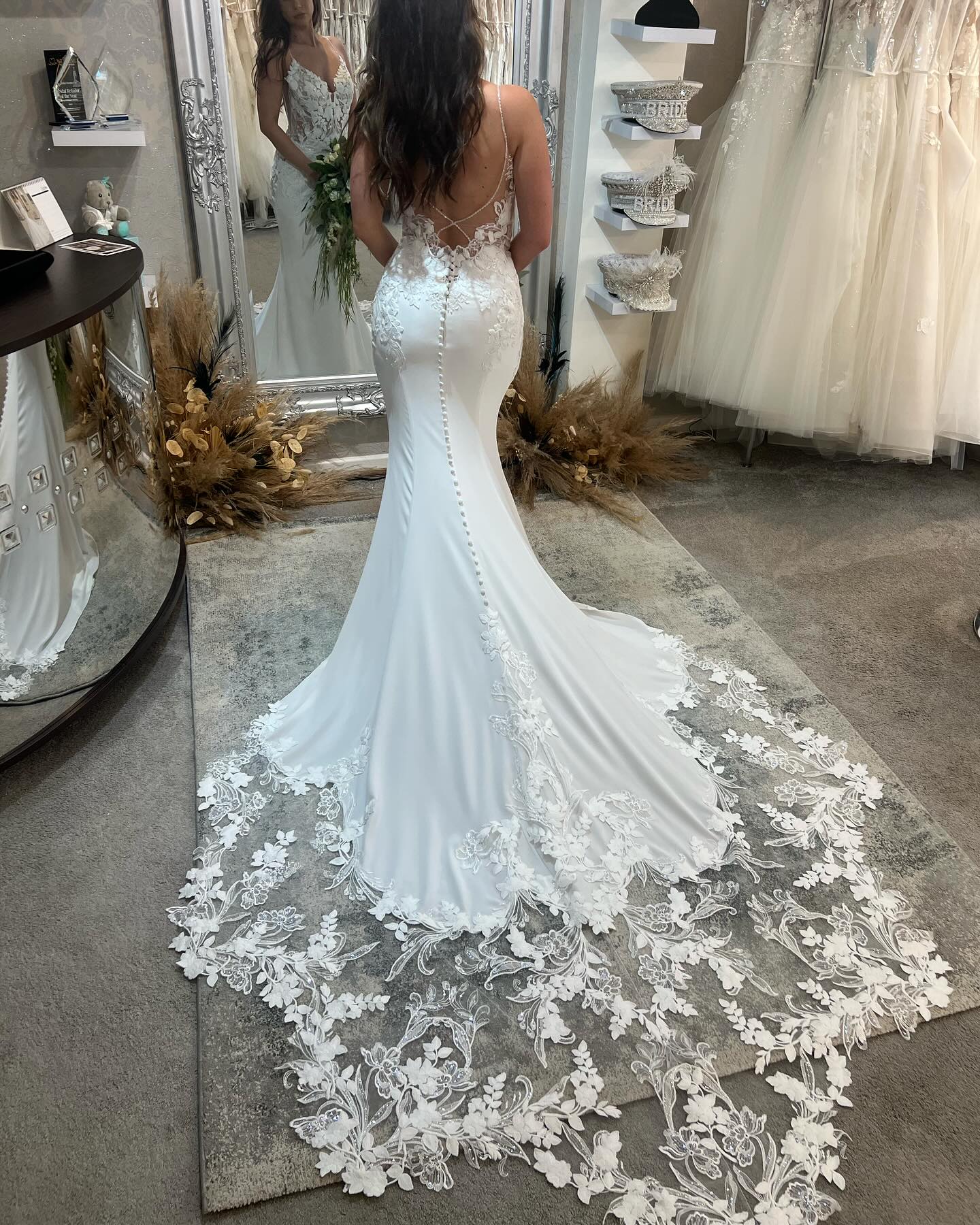 Wunderschönes Meerjungfrau-Spaghettiträger-Armelloses Perlenstickerei-Spitzen-Brautkleid