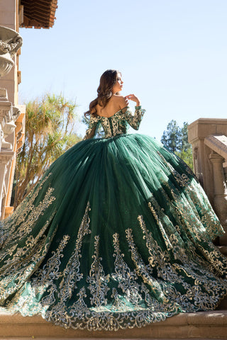 Schulterfreies, langärmliges Ballkleid von Petite Adele PQ1065