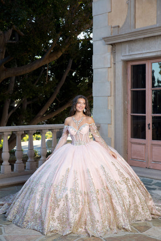 Schulterfreies, langärmliges Ballkleid von Petite Adele PQ1065