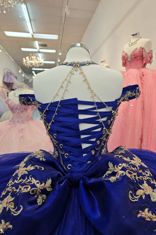 Perlenbesetztes schulterfreies Ballkleid von Petite Adele PQ1076