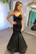 Langes Ballkleid aus Satin mit plissierten Trägern und Schleife, Schwarz, PSK437
