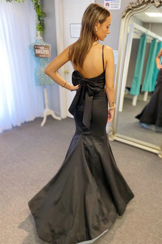 Langes Ballkleid aus Satin mit plissierten Trägern und Schleife, Schwarz, PSK437