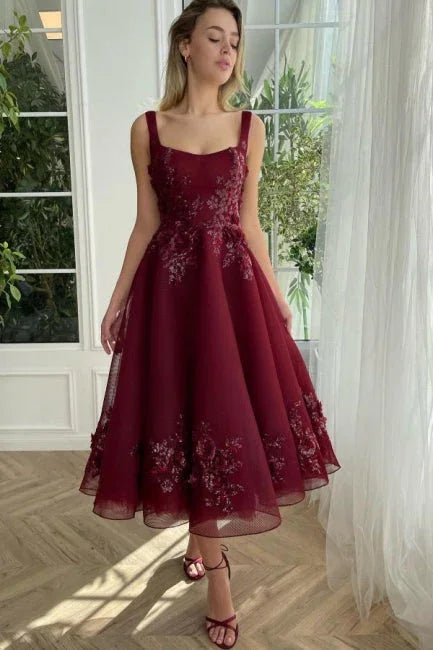 Bordeauxrotes knöchellanges Quadrat-Ausschnitt-Kleid für den Homecoming
