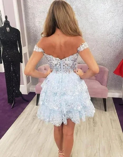 Vestido corto de fiesta de bienvenida en azul marino con escote corazón, encaje y corte en A de varios niveles Y8107