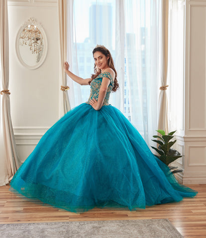 Vestido de baile com contas e ombros à mostra por Calla KY71246