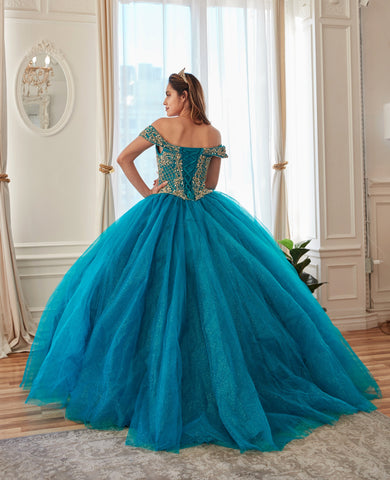 Vestido de baile com contas e ombros à mostra por Calla KY71246
