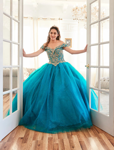 Vestido de baile com contas e ombros à mostra por Calla KY71246