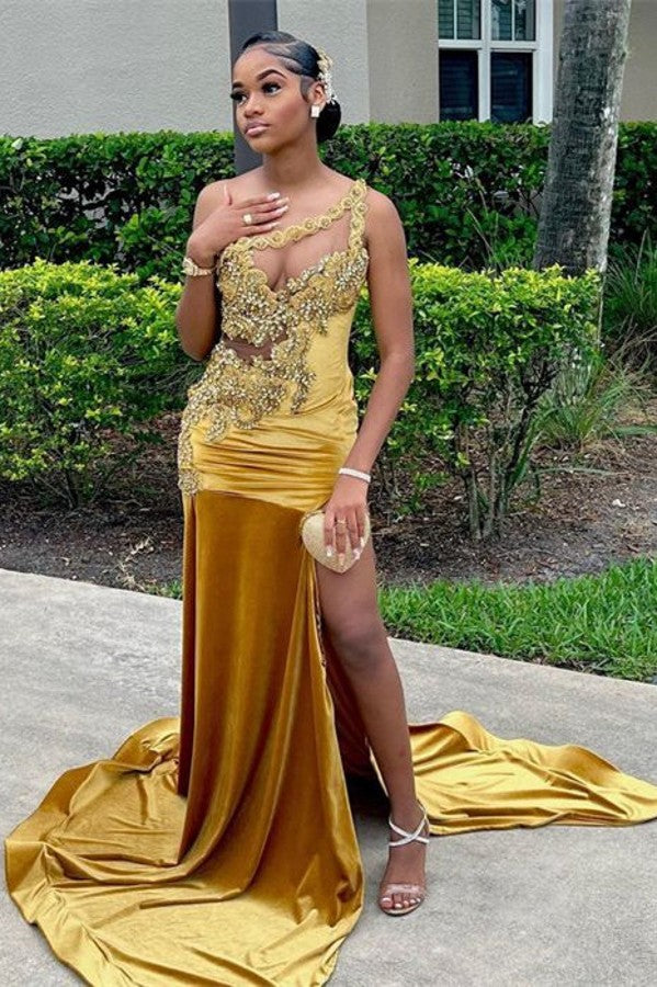 Encantador vestido de festa sereia dourado com um só ombro, apliques em cetim e renda, com racha