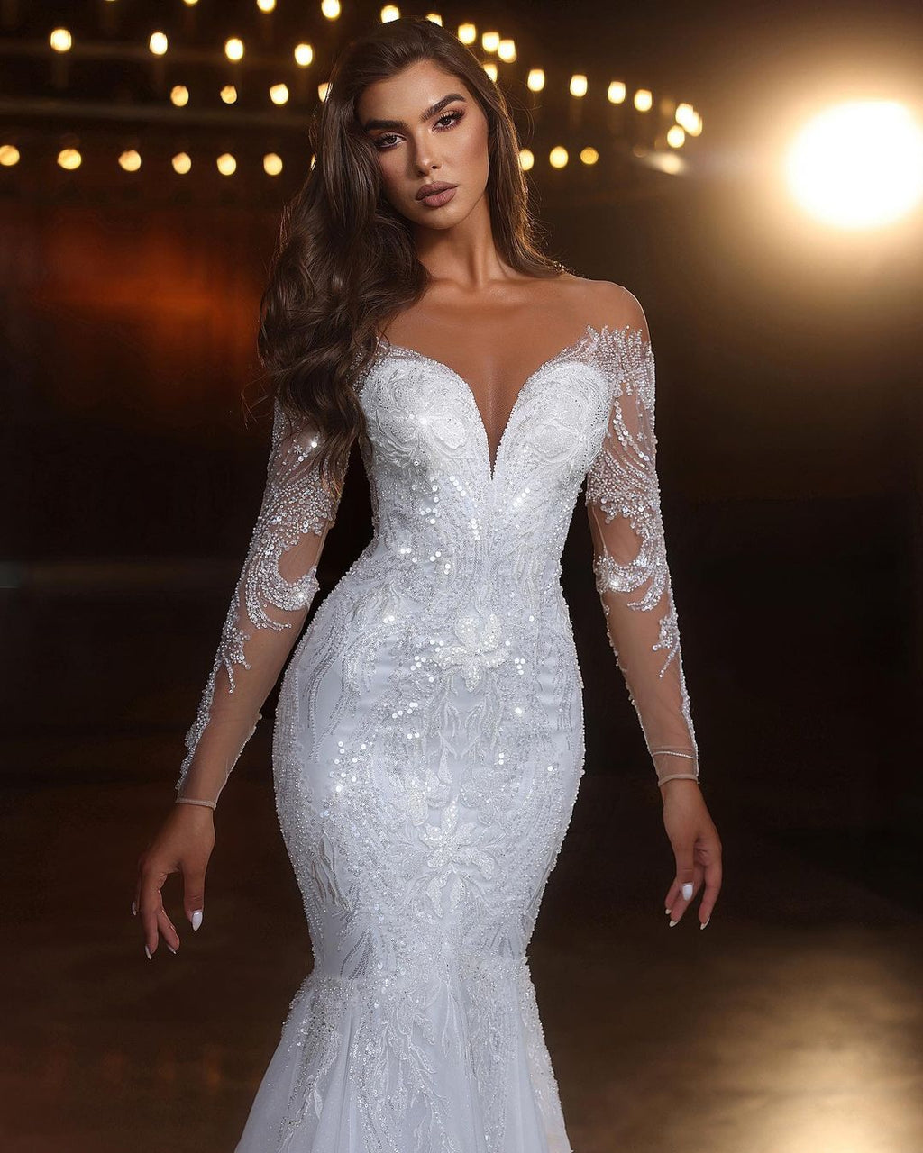 Elegante Abito da Sposa Bianco Lungo Sirena in Tulle con Pizzi, Perline e Maniche Lunghe