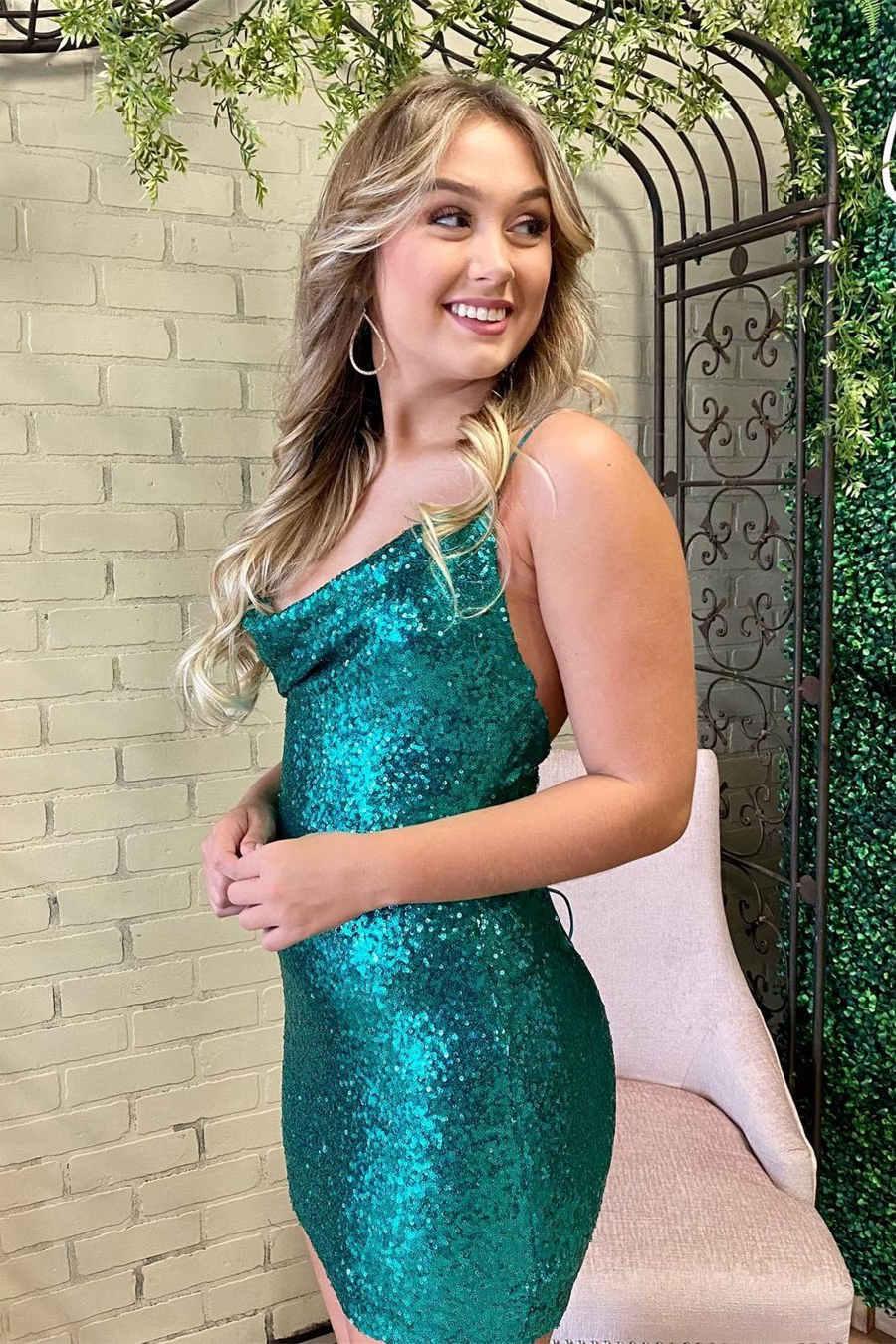 Vestido Corto de Cuello Redondo Verde con Lentejuelas para el Baile de Bienvenida SYH33