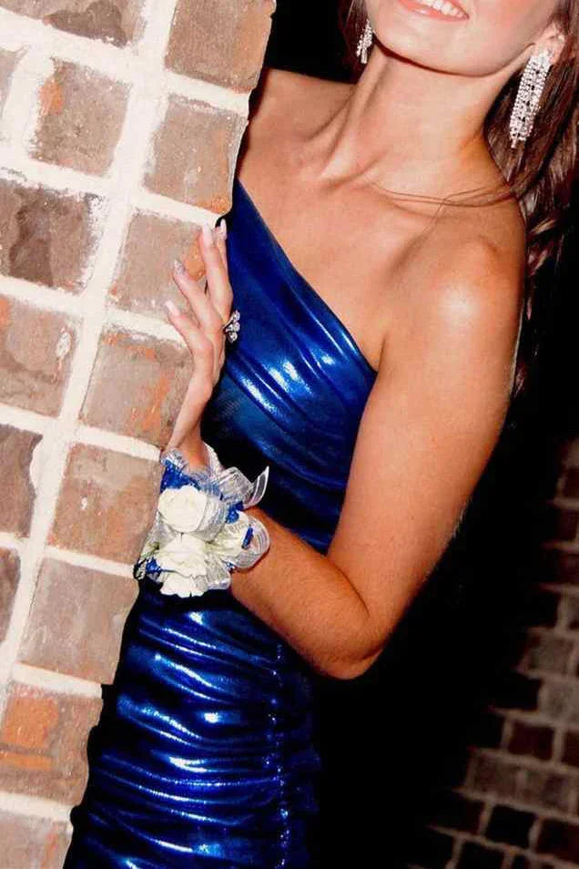 Elegantes Ein-Schulter Marineblaues Enges Abschlussballkleid