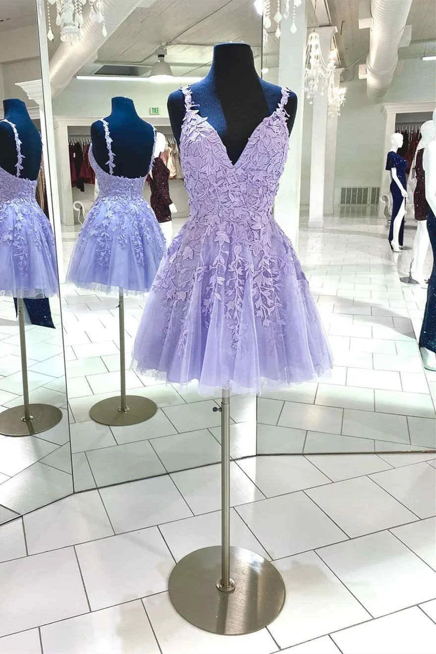 Vestidos cortos de fiesta con aplicaciones de encaje en línea A bonitos para el baile de graduación y el baile de bienvenida