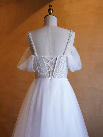 Vestidos de festa compridos com decote em V e pérolas