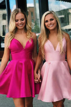 Designer Kurzes A-Linie Spaghettiträger Ärmelloses Rüschen-Satin-Open-Back-Homecoming-Kleid