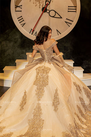Schulterfreies Quinceanera-Kleid von Ragazza EV74-674