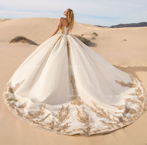 Vestido de festa de quinze anos sem alças da Ragazza EV84-684