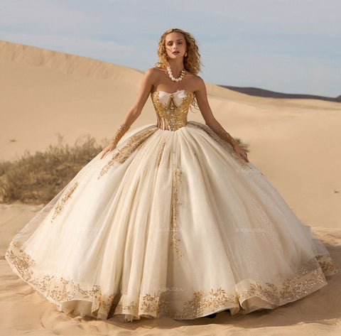 Vestido de festa de quinze anos sem alças da Ragazza EV84-684