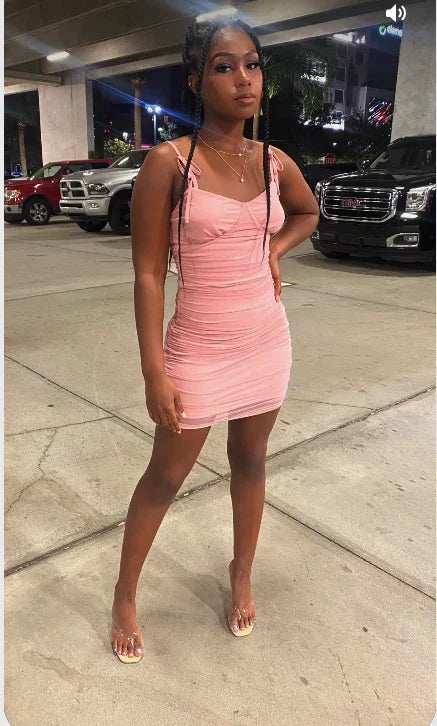 Rosa trägerloses Spaghettiträger-Kleid Verführerisches Rosa Abschlussballkleid Y835