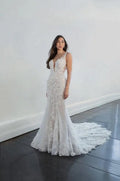 Elegantes langes rückenfreies Meerjungfrau-Brautkleid mit V-Ausschnitt, ohne Ärmel und mit Spitze