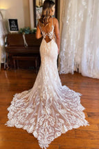 Elegante Meerjungfrau-Hochzeitskleider im Bohemian-Stil mit V-Ausschnitt, Spitze und Hofschleppe