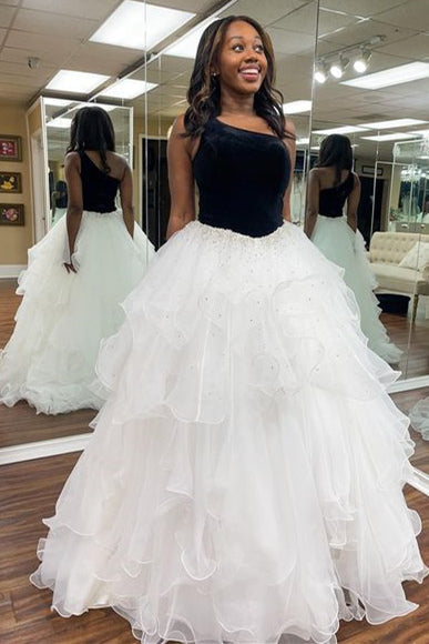 Belinda | Langes Abendkleid mit Rüschen und One-Shoulder-Träger in Königsblau mit Samtoberteil