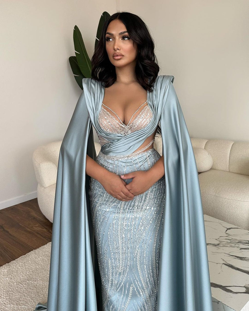 Superbe robe de bal longue bleue à col en V, manches et sequins, style sirène en dentelle