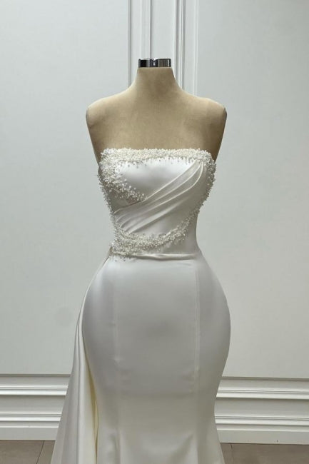 Fabelhaftes langes weißes Meerjungfrauen-Brautkleid ohne Träger und Ärmel mit Perlen