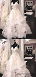 Vestido de noiva popular com decote em V, alças finas, renda e tule. DB10016