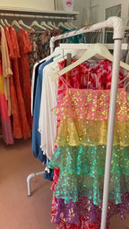 Frauen Glitzer Pailletten Glitzer Homecoming-Kleid Ärmellos Glitzer Schicht-Regenbogen Rüschenkleid Party Club Abendkleid Y2475