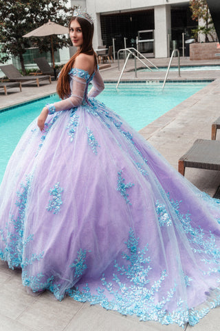 Schulterfreies Ballkleid mit langen Ärmeln von GLS Gloria GL3503