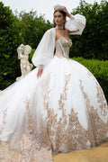 Trägerloses Ballkleid mit Puffärmeln von GLS Gloria GL3578