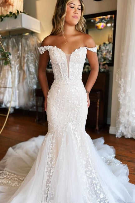 Glamouröses langes trägerloses Meerjungfrauen-Brautkleid mit Spitze, ohne Ärmel und mit Zug