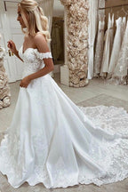 Gorgeous Satin A-line Sweetheart Wedding Dresses With Lace Appliques, MW625
