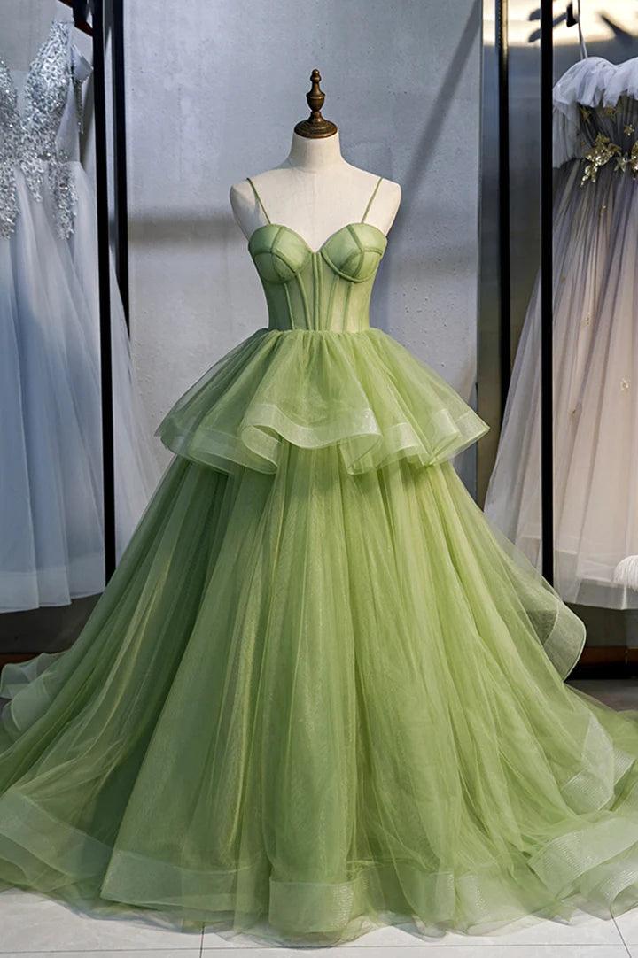 Vestido de baile comprido em tule verde, corte A, com cauda PSK418