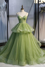 Vestido de baile comprido em tule verde, corte A, com cauda PSK418