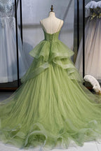 Vestido de baile comprido em tule verde, corte A, com cauda PSK418
