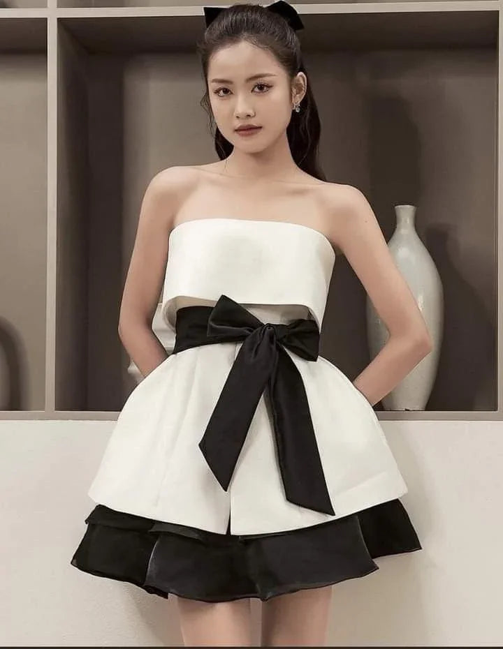 Trägerloses A-Line Homecoming-Kleid mit Taillenschleife Y2695