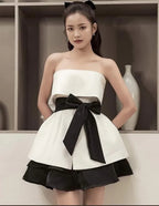 Trägerloses A-Line Homecoming-Kleid mit Taillenschleife Y2695