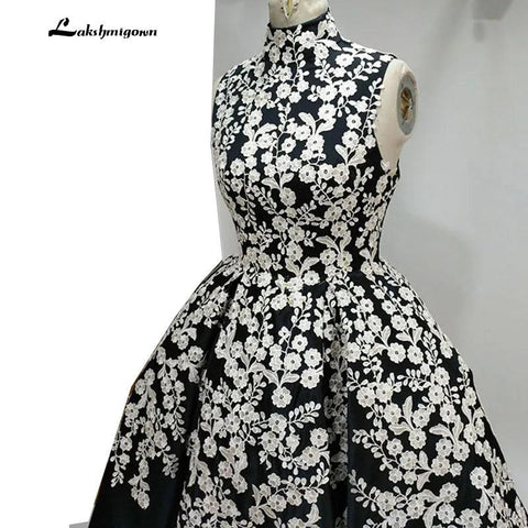 Vestidos Coctel Elegante Schwarze Cocktailkleider Kurze Spitzenapplikationen Satin Ärmellose Partykleider Für Den Abschluss 
