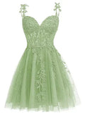 Vestido Corto de Baile de Graduación en Verde Sabio con Estampado Floral, Línea A, Modelo Y619