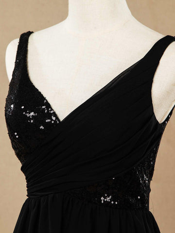 A-Linie V-Ausschnitt Bodenlanges Chiffon-Brautjungfernkleid mit passenden Pailletten und Rüschenfalten 