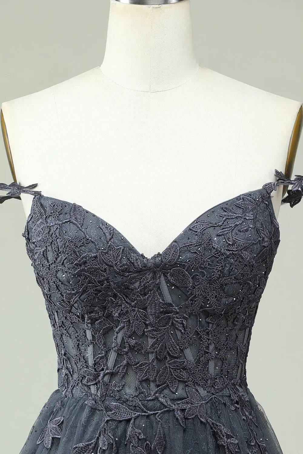 Niedliches A-Linien Trägerhemdchen Graues Kurzes Heimkehrkleid mit Applikationen Y2397