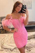 Charmantes Trägerkleid mit Spaghettiträgern in Pink, kurzes Perlen- und Federkleid für den Homecoming Ball Y2866