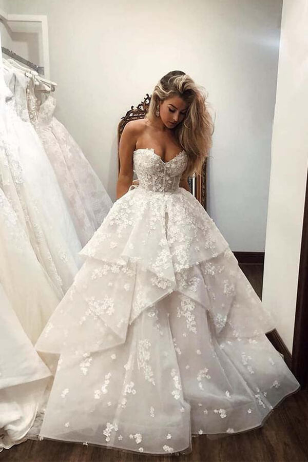 Ivory Tulle Ball Gown Strapless Sweetheart Wedding Dresses With Flowers, MW643